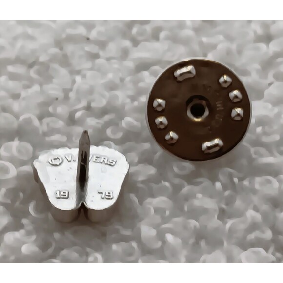 Precious Feet Silver Tone Signed V Evers 1979 Pro Life Hat Lapel Pin Tie Tack - Picture 7 of 9